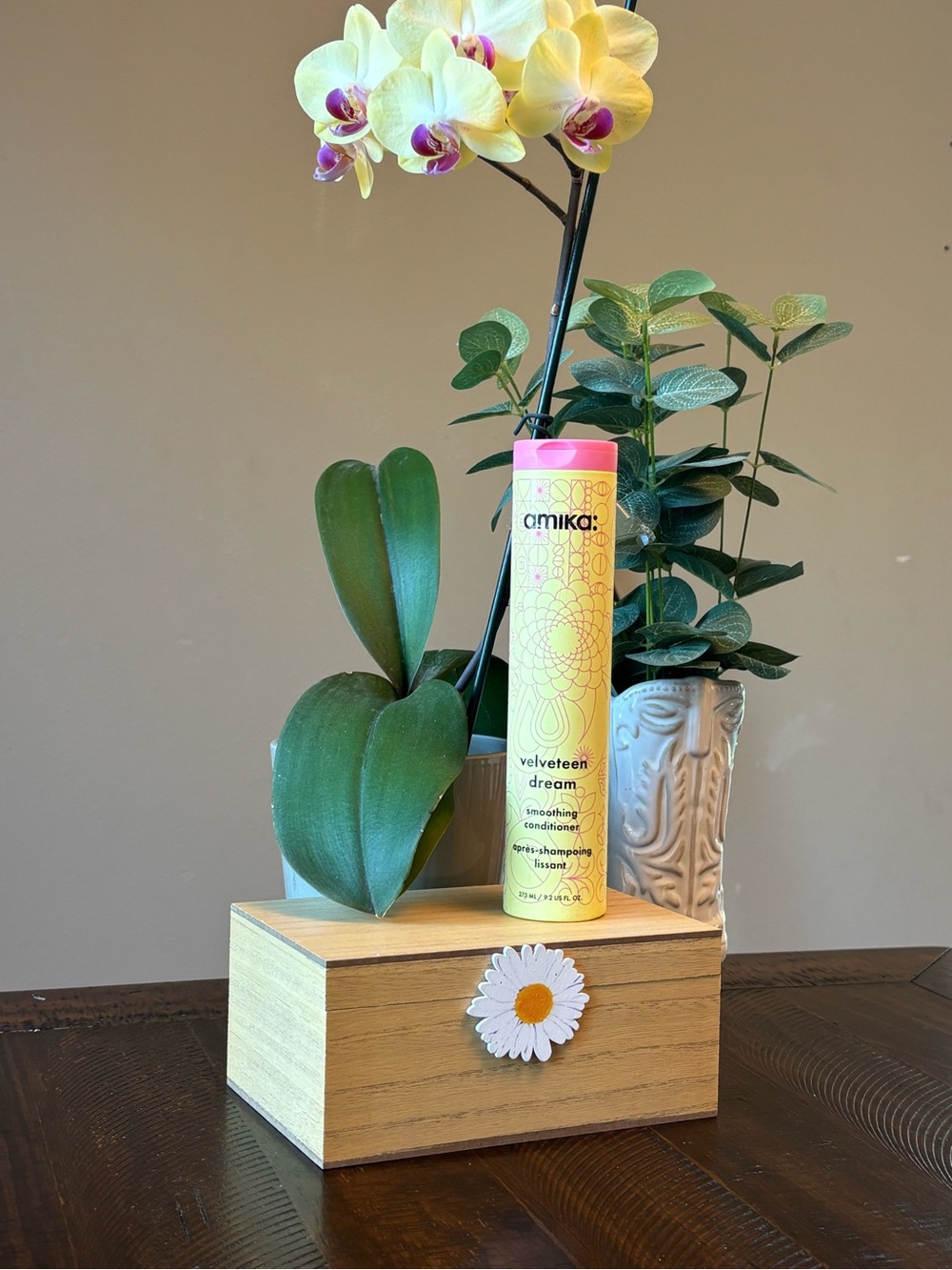 Amika Velveteen Dream Smoothing Conditioner